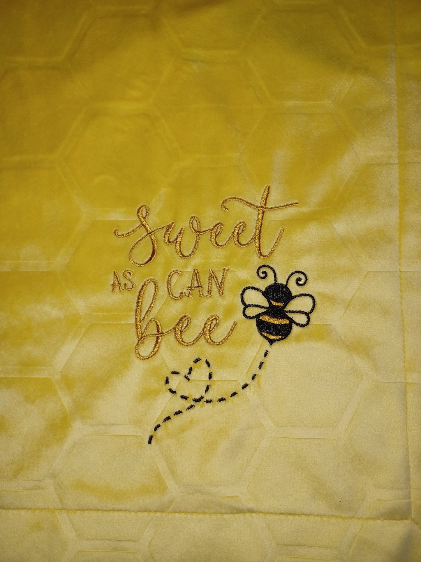 30x38 embroidered minky baby blanket bee